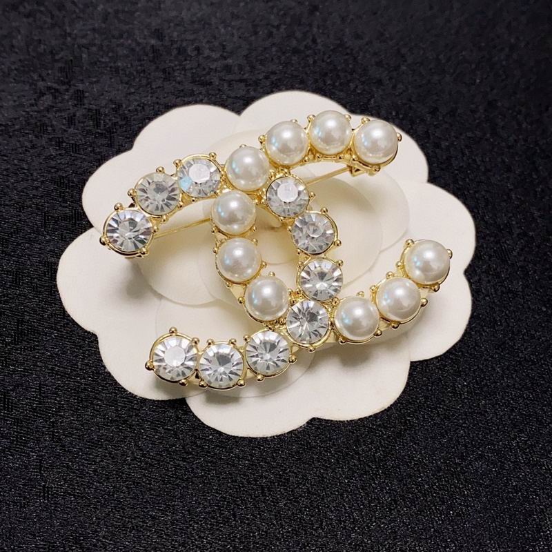 Chanel Brooch 04yxs65